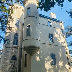 Appartement Chateau Grandclement Lyon Villeurbanne Niveau Rdc - Tresor Cache En Ville Avec Vue Piscine Et Parc, Villeurbanne